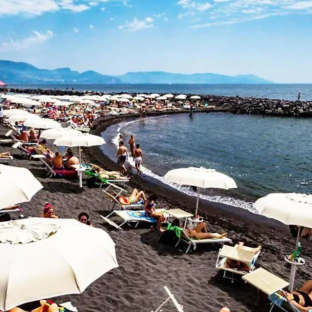 Oplonti - Tra Napoli, Pompei E Sorrento * Torre Annunziata